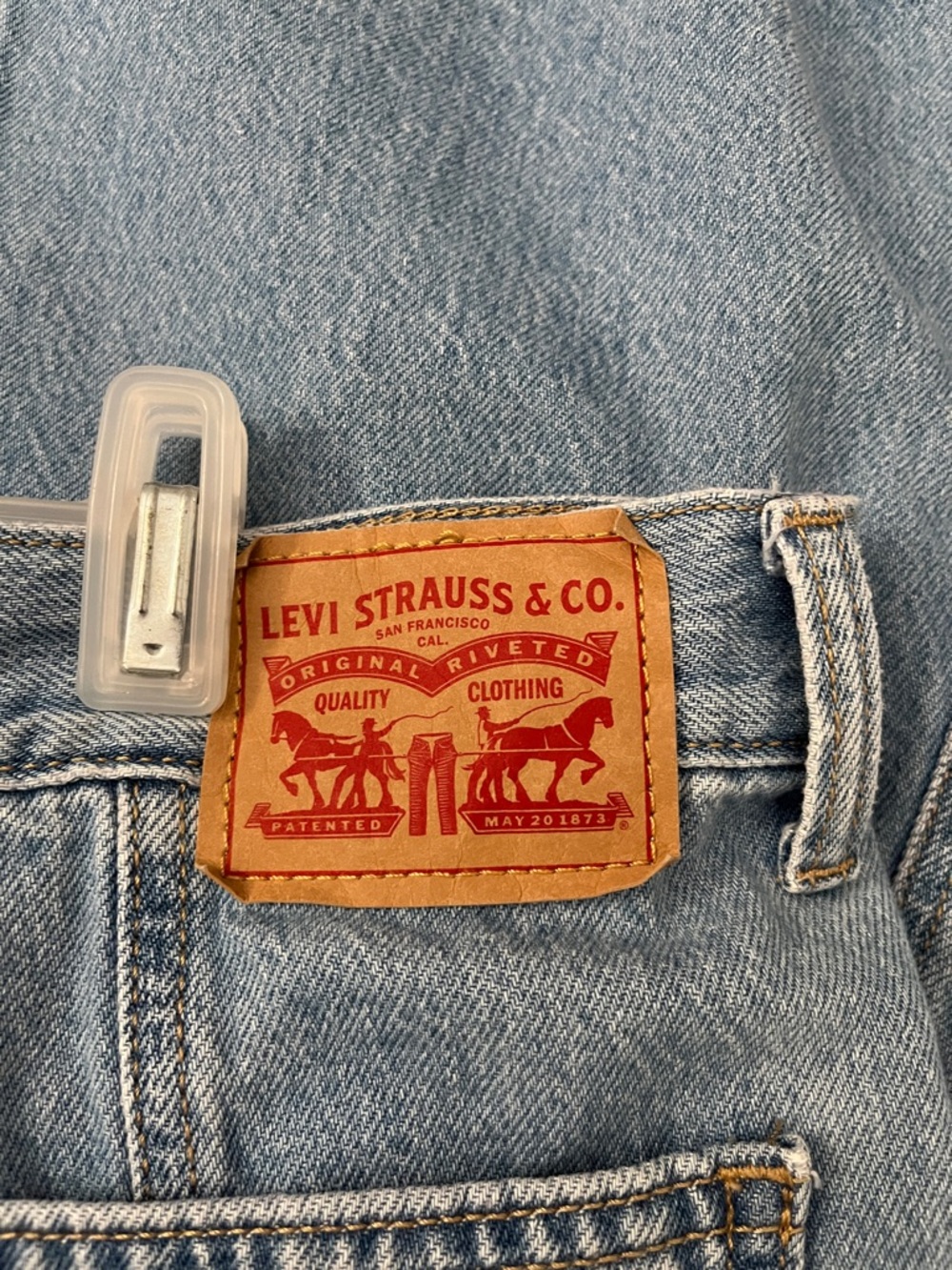 Women's Levi's Light Blue Denim Skirt with Panel Seams Size 31 - Picture 3 of 7